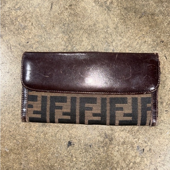 Fendi Handbags - AUTHENTIC FENDI❣️ in Perfect Pre loved condition❣️Accept reasonable  offer❣️